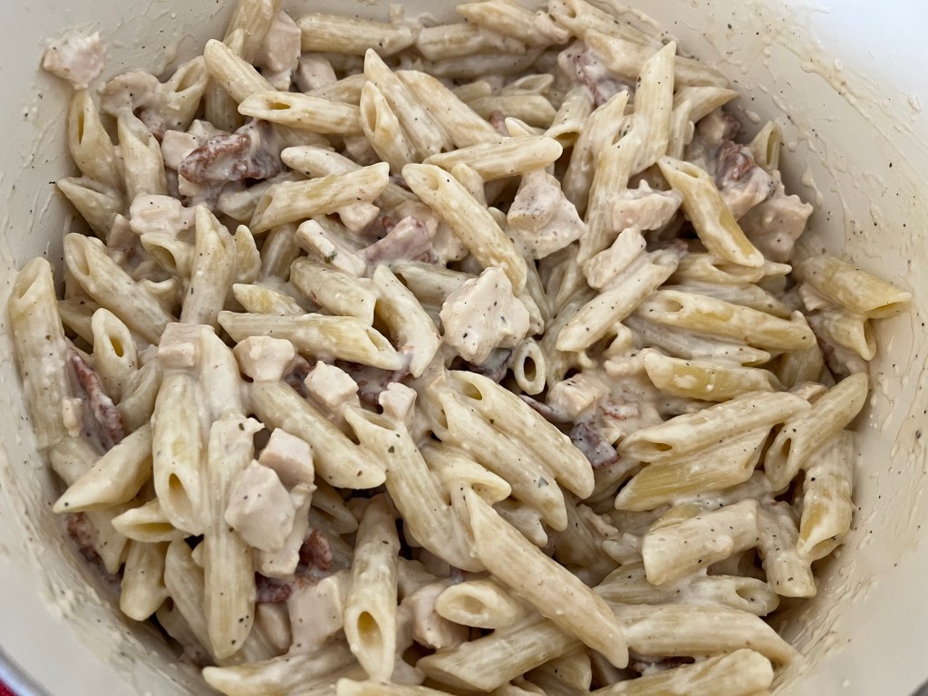 EAT | Crockpot Bacon Ranch Pasta